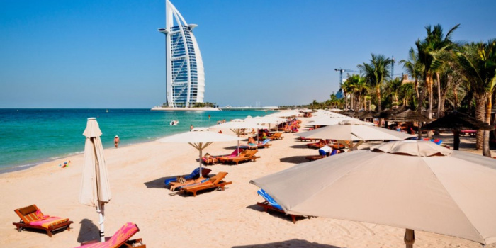 Dubai Beach Dress Code 2025: What Swimsuits Are Allowed?